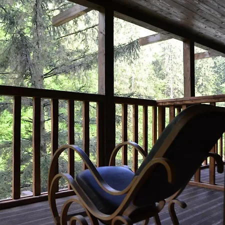 4 Mountains Guest house *