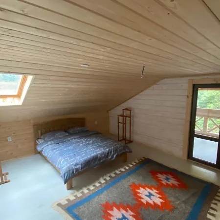 4 Mountains Guest house *