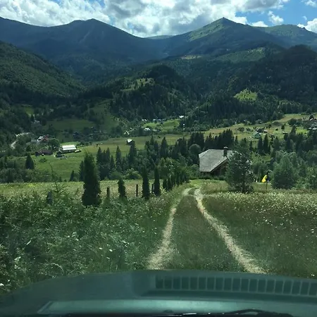 4 Mountains Guest house Bystrets