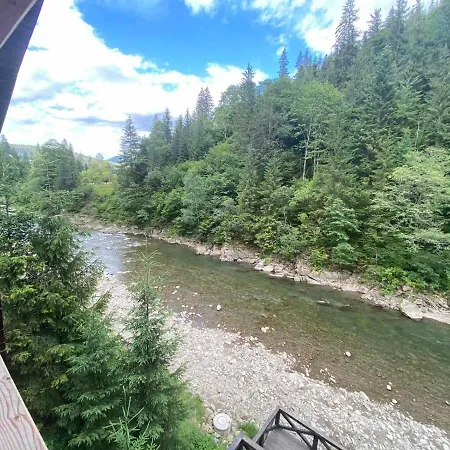 4 Mountains Guest house Bystrets