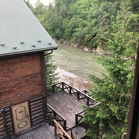4 Mountains Guest house *