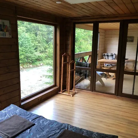 4 Mountains Guest house Bystrets